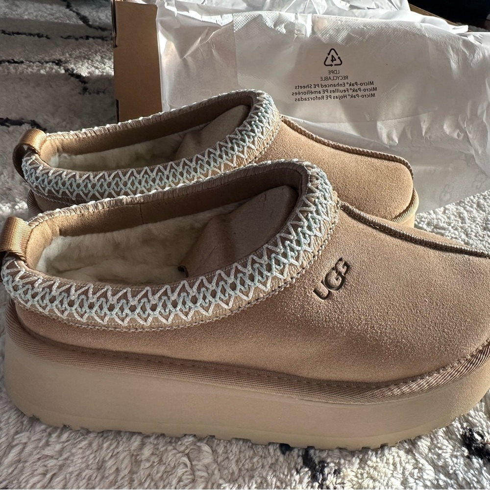 Ugg Tazz sand beige braid womens slipper boots size 7 and 8 available